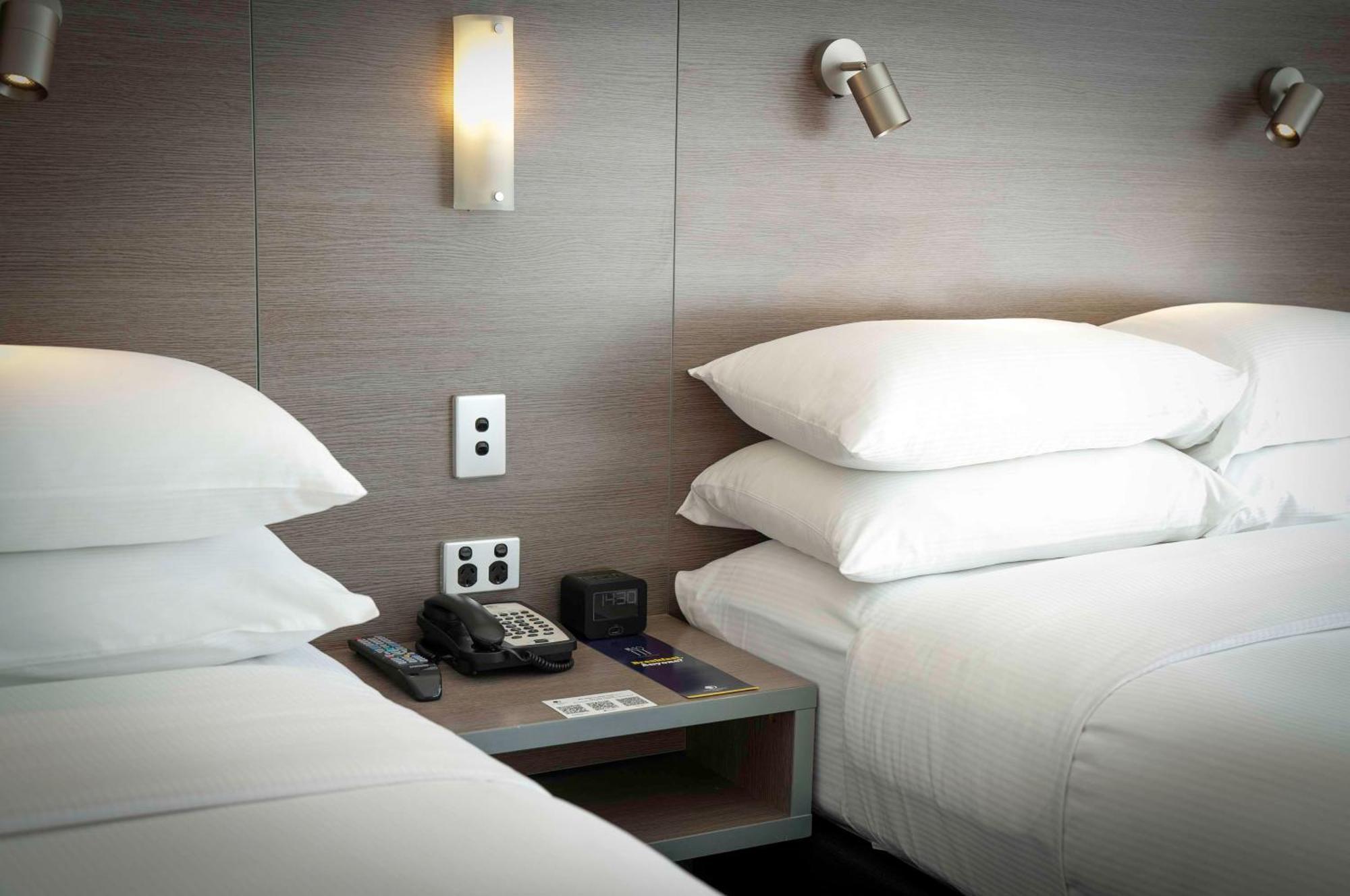 Hotel Doubletree By Hilton Cairns Exterior foto