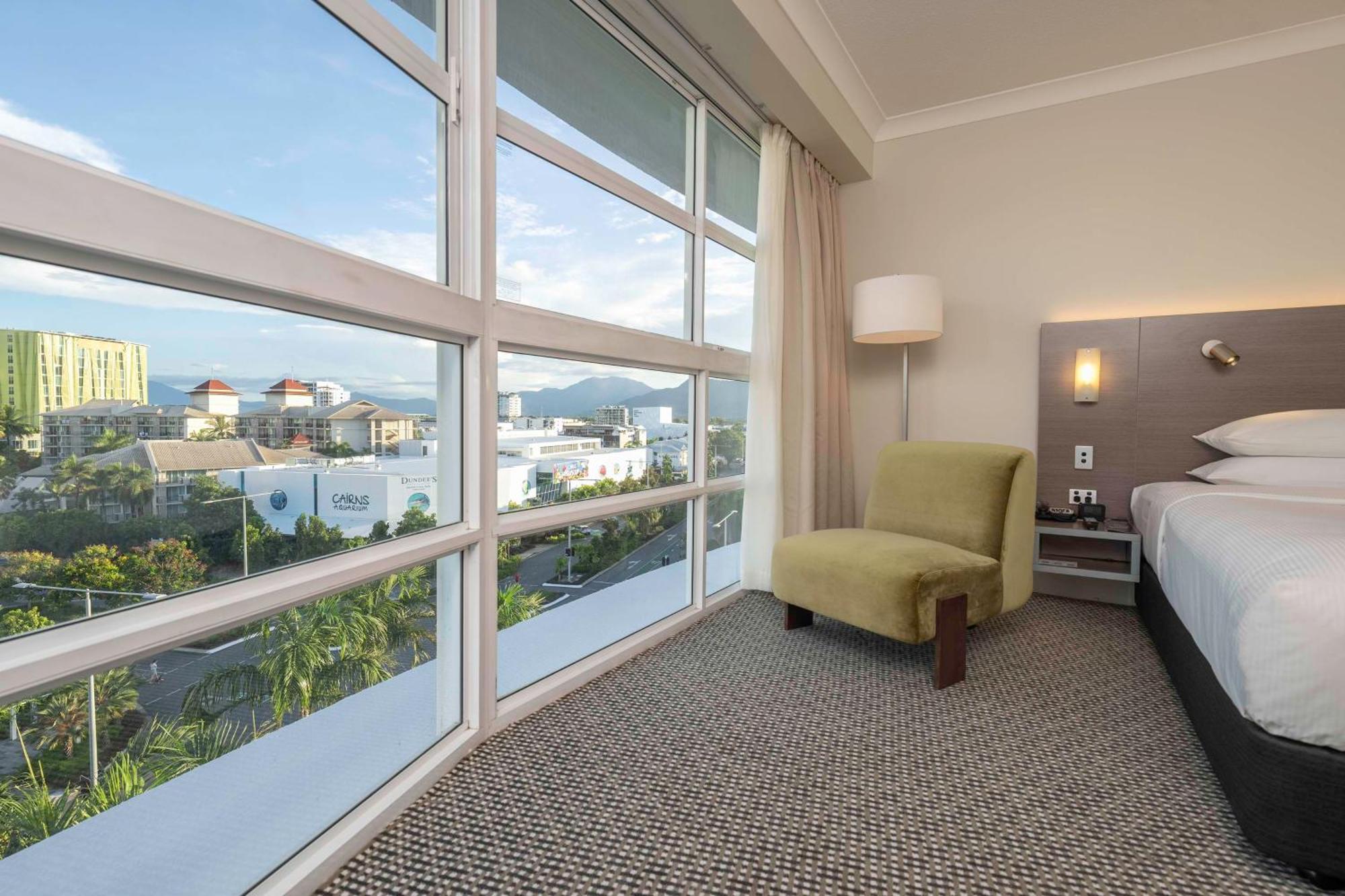 Hotel Doubletree By Hilton Cairns Exterior foto