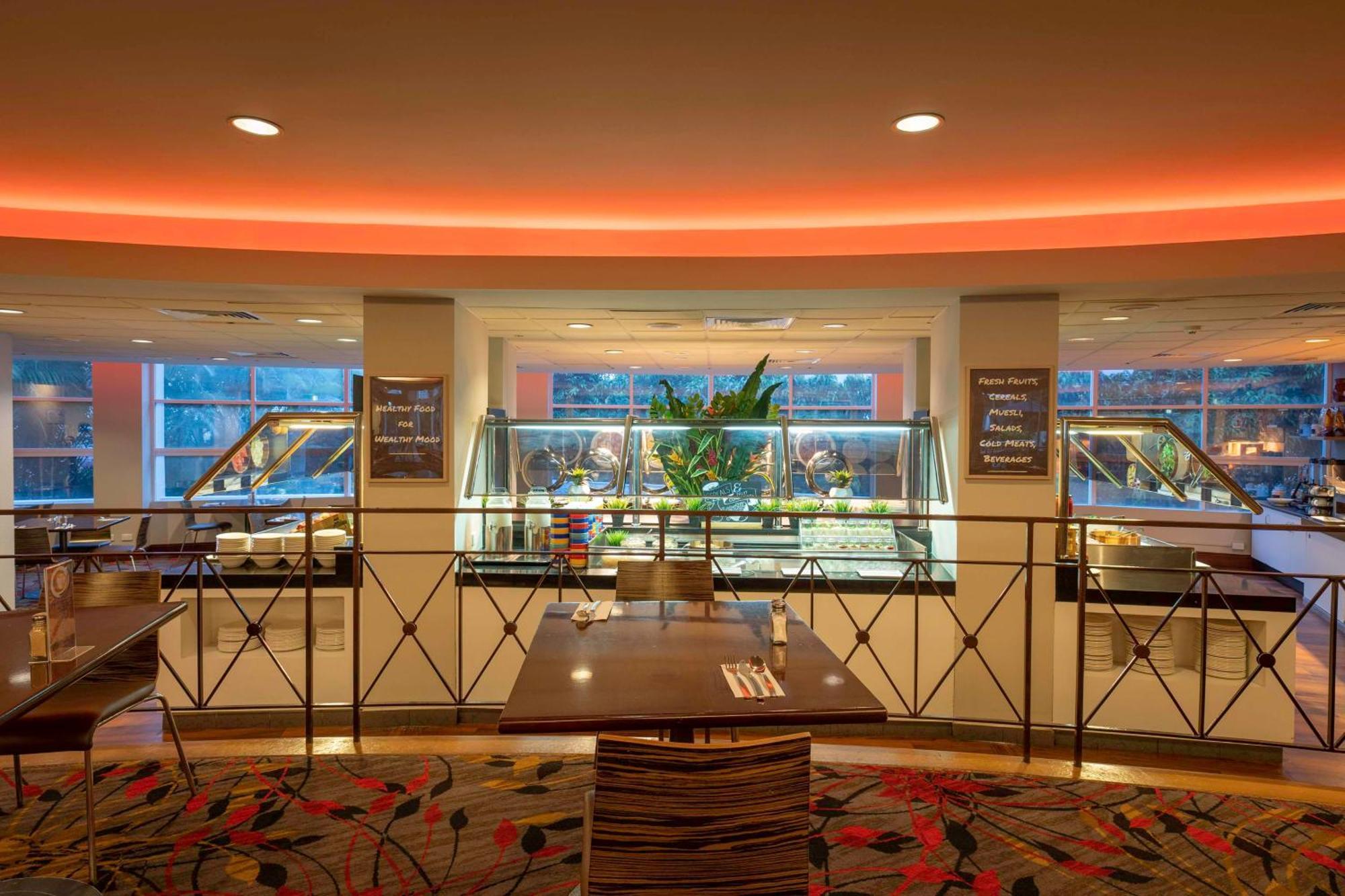 Hotel Doubletree By Hilton Cairns Exterior foto