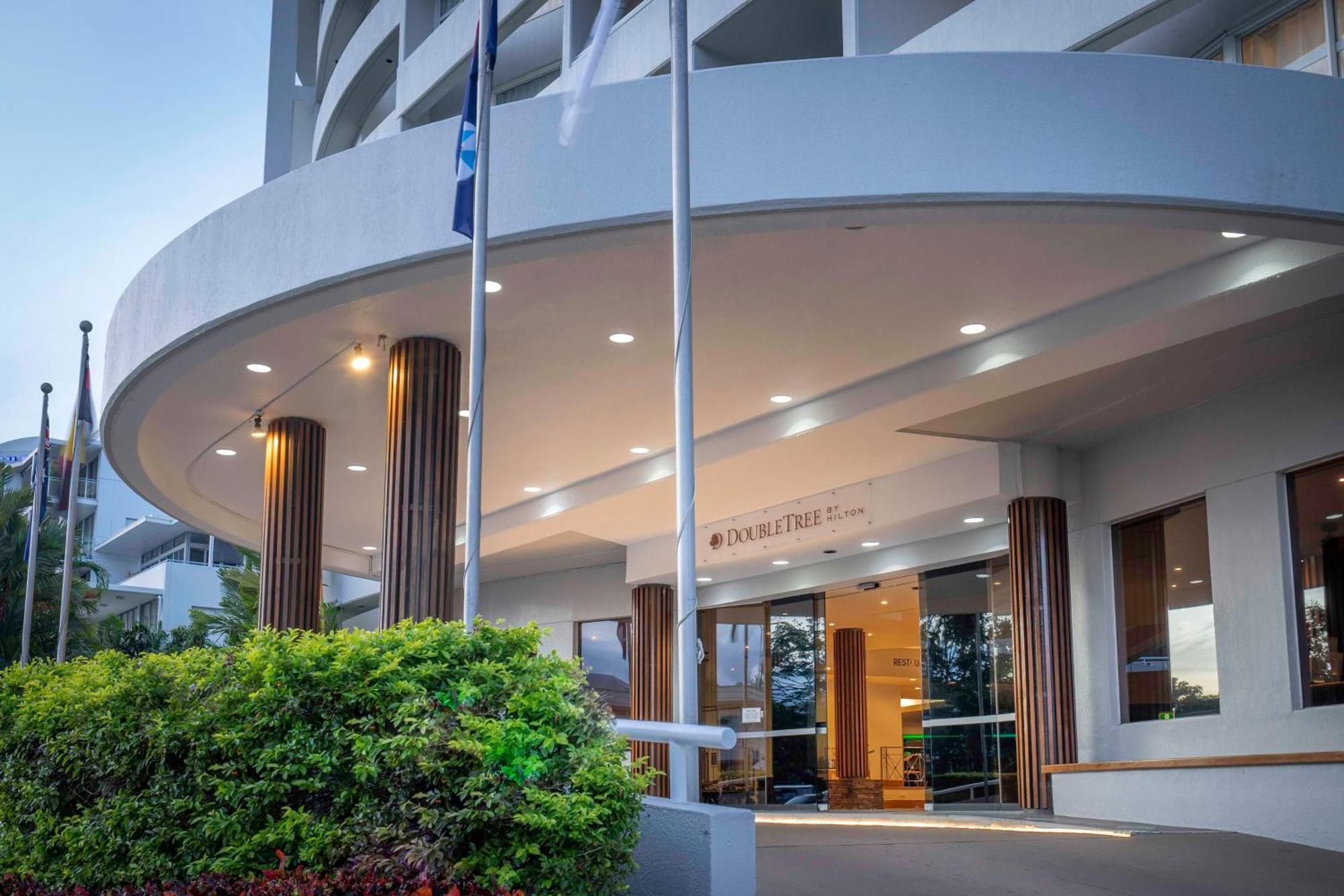 Hotel Doubletree By Hilton Cairns Exterior foto