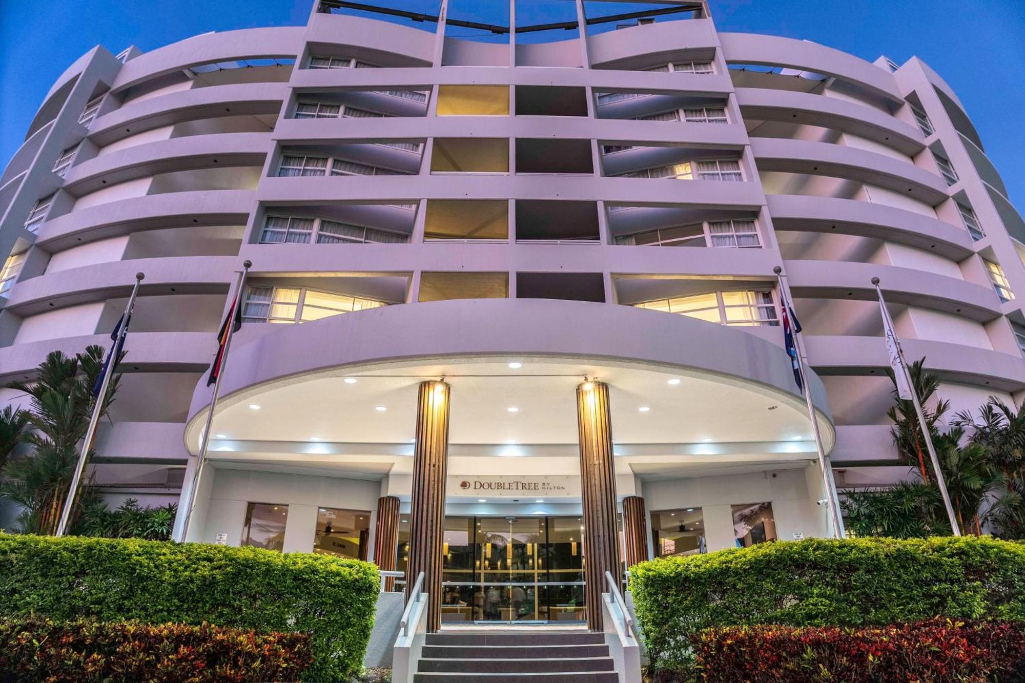 Hotel Doubletree By Hilton Cairns Exterior foto