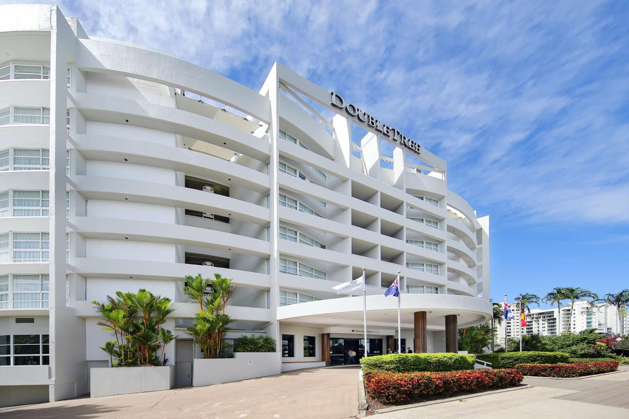 Doubletree By Hilton Cairns Hotel Exterior foto